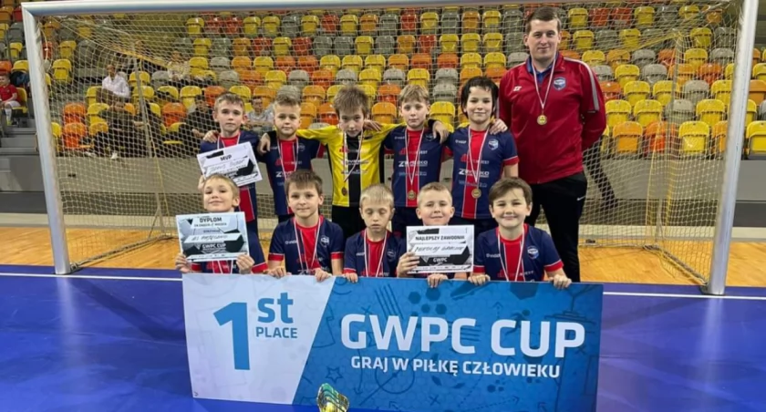 AS Pajęczno wygrywa w Częstochowie 