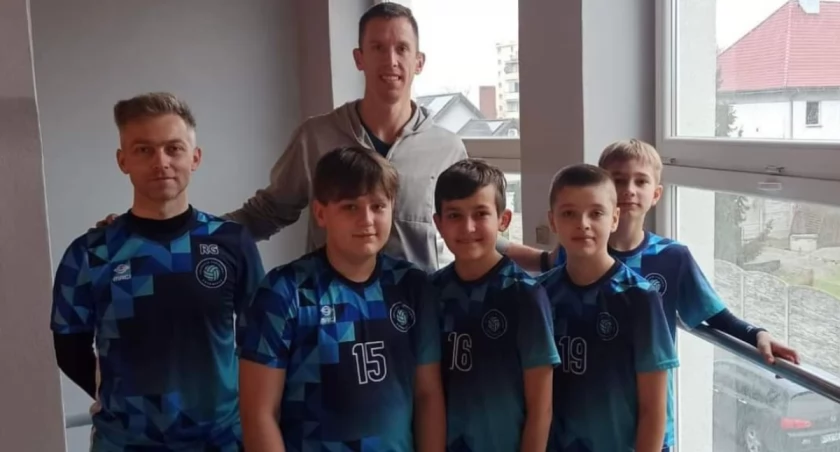 Siatkarskie sukcesy uczniów SP w Rudzie 