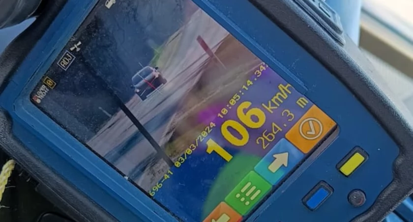 Ponad 100 km/h w obszarze zabudowanym - 69-latek stracił prawo jazdy! 
