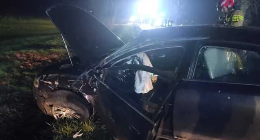 Zderzenie audi i bmw - trzy osoby trafiły do szpitala
