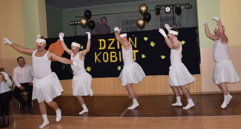 Spotkanie z okazji Dnia Kobiet i Dnia Mężczyzn w Raduczycach - to był niezły balet 