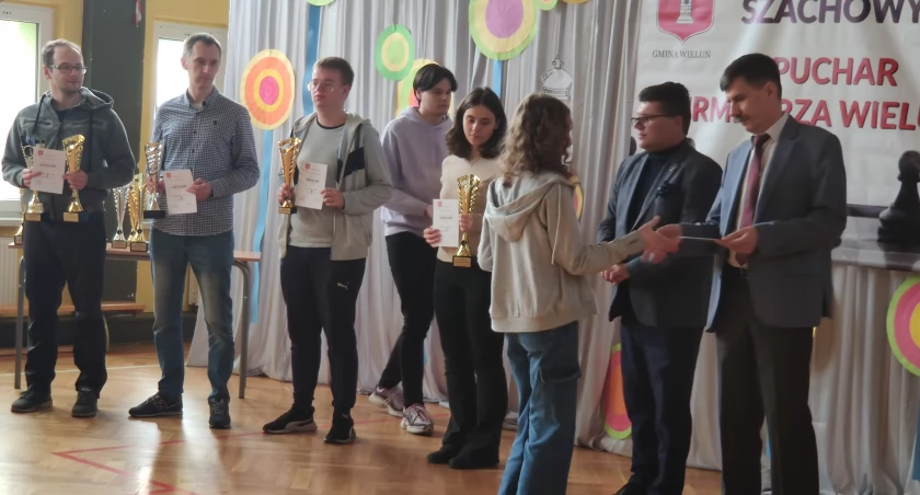 Karol Błaszczak wygrał XX jubileuszowy Mityng Szachowy o Puchar Burmistrza Wielunia.