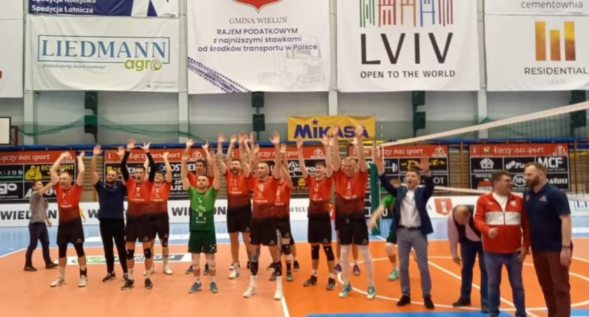 WKS Wieluń prowadzi w rywalizacji z Dr OKO Ikar Legnica.