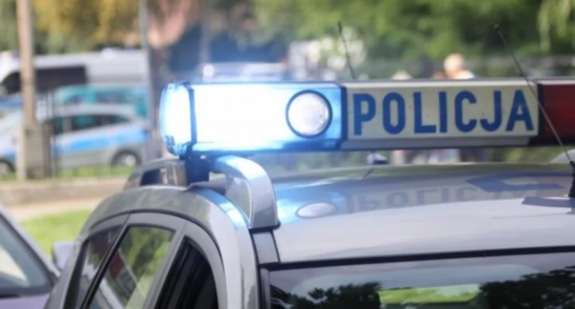 Auto osobowe uderzyło w skuter - kierująca samochodem nie ustąpiła pierwszeństwa