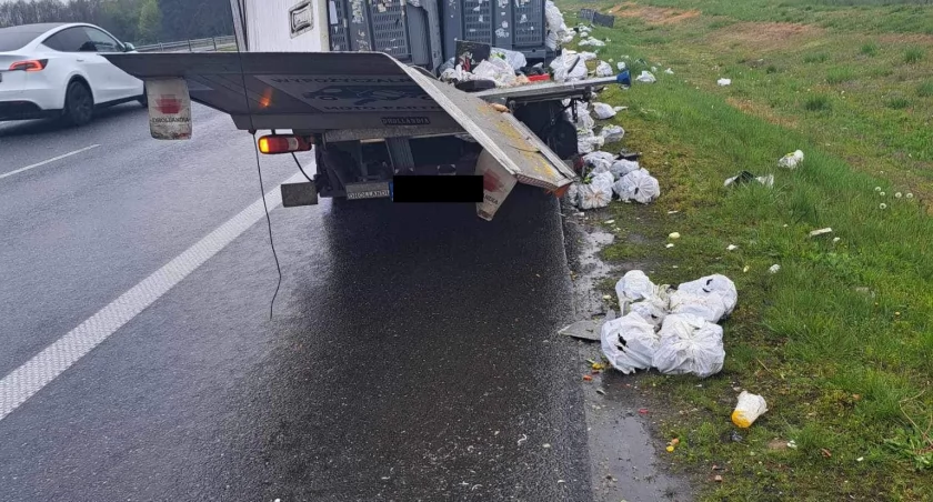 Ciągnikiem siodłowym najechał na ciężarówkę 