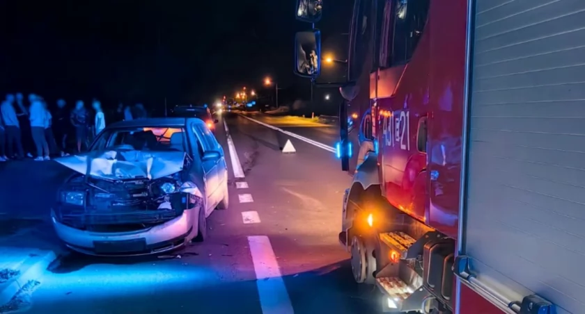 Wjechał osobówką w autobus. 33-latek był kompletnie pijany