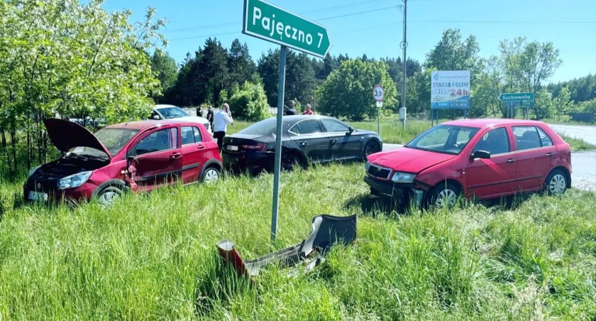 Zderzyły się dwie skody. Oberwało też suzuki 