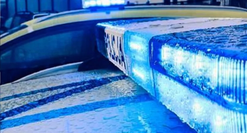 Tańczył i śpiewał na dachu budynku. Interweniowała policja
