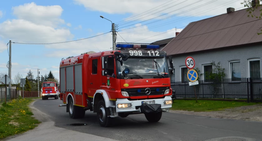 Palił się las. W akcji cztery wozy strażackie 