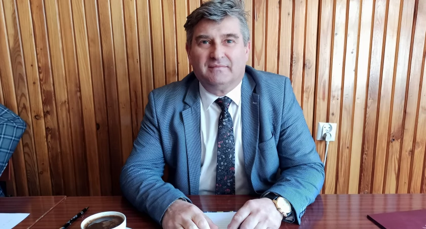 Wójt Kiełczygłowa Mariusz Mielczarek z podwyżką na początku kadencji