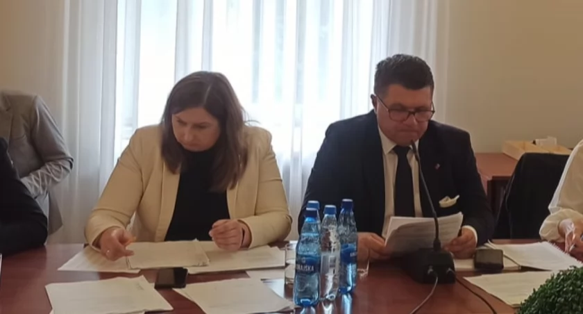 Burmistrz Wielunia Paweł Okrasa dostał podwyżkę