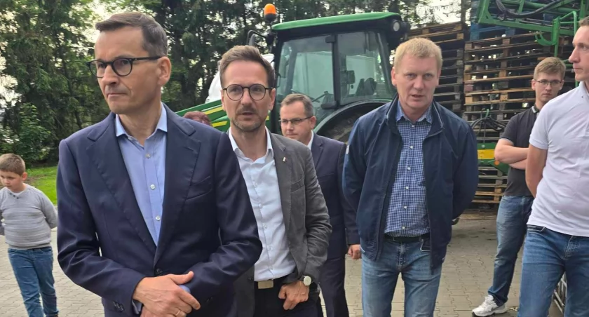 Były premier odwiedził gospodarstwo i jednostkę OSP