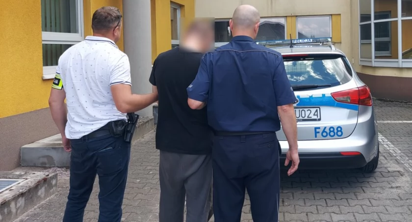 Mieszkaniec gminy Sokolniki został zatrzymany za posiadanie narkotyków – miał przy sobie dilerki z suszem oraz białym proszkiem
