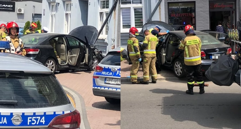 Kierowca zjechał z ronda i potrącił pieszą - potem uderzył w ścianę kamienicy