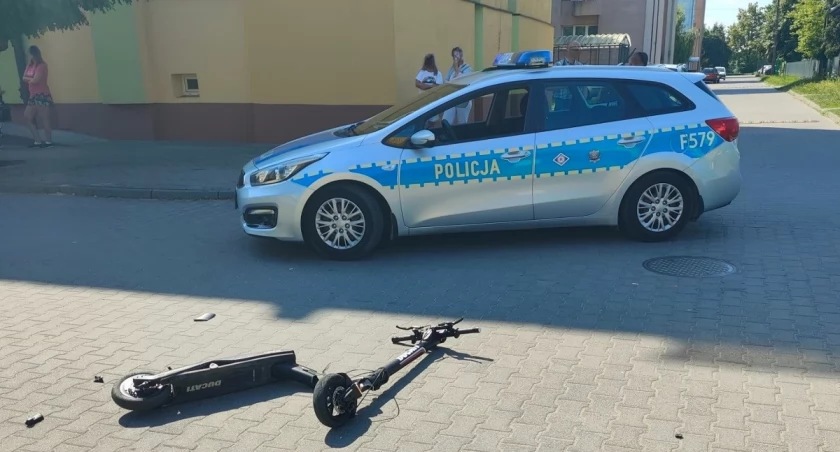 Wjechał hulajnogą pod samochód - nastolatek z obrażeniami trafił do szpitala