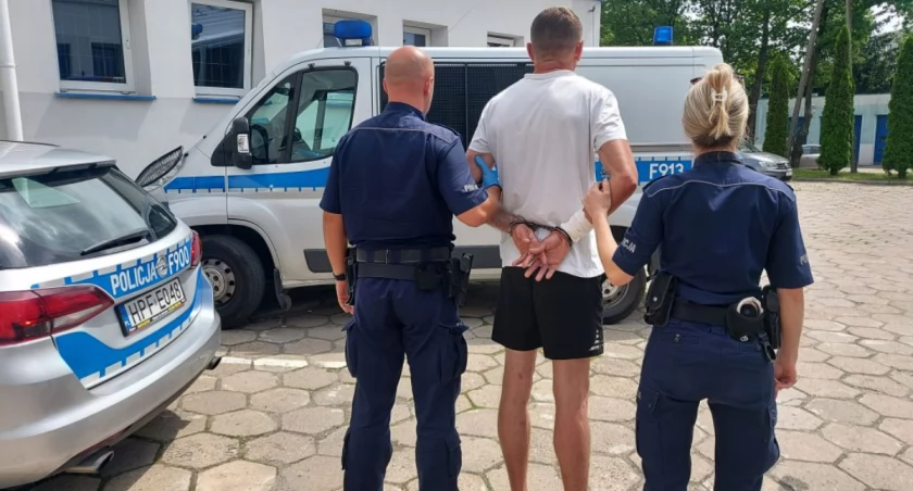 Pijany kierowca wymusił pierwszeństwo na rondzie - cztery osoby trafiły do szpitala