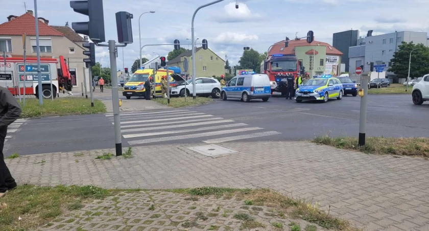 Wypadek na skrzyżowaniu - 24-latka nie ustąpiła pierwszeństwa 