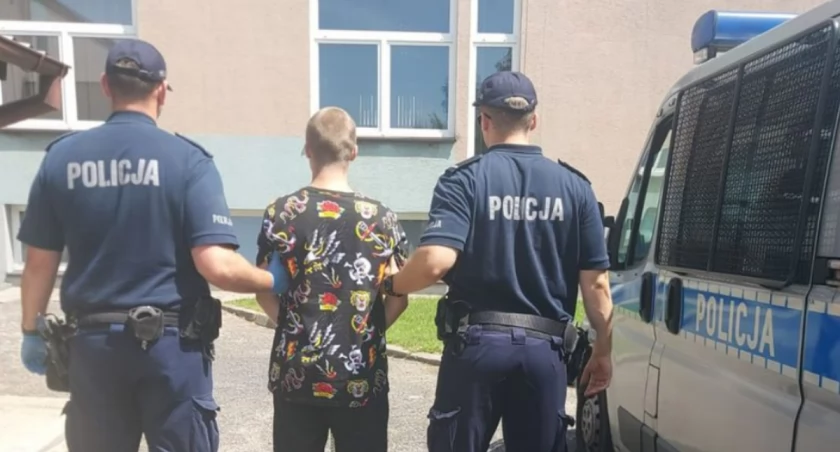 To oni ukradli BMW i pieniądze. Wcześniej zaatakowali 26-latka