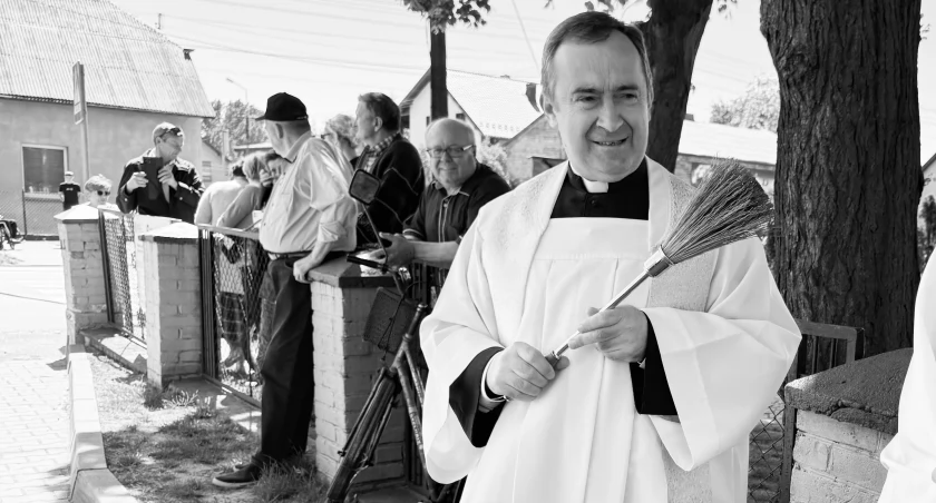 Ksiądz zginął w wypadku samochodowym. Wierni w żałobie