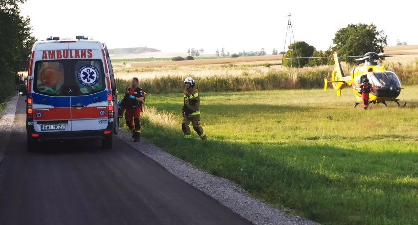 Wypadek w Ożarowie: 86-letnia rowerzystka w poważnym stanie trafiła do szpitala