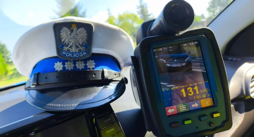 Pirat drogowy zatrzymany - gnał ponad 130 km/h w obszarze zabudowanym!