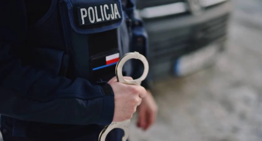 Policjanci po służbie zatrzymali rowerzystę - mężczyzna był poszukiwany przez sąd