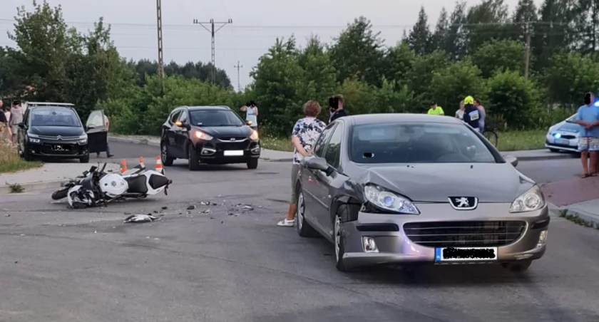 Nie ustąpił pierwszeństwa motocykliście. 22-latek trafił do szpitala