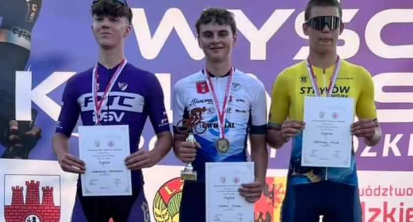 Sukcesy kolarzy MLKS-u na Wyścigu po Ziemi Łódzkiej w Sulejowie: Szymon Bator i Julia Pietrzak na podium