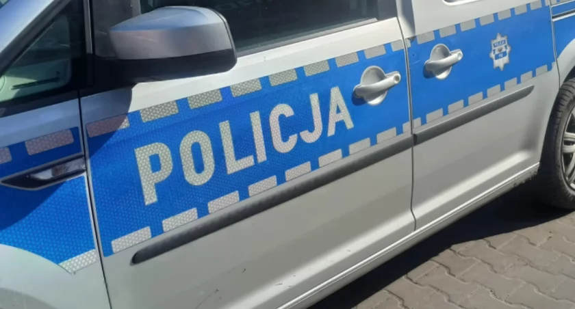Pijany kombajnista uderzył w auto 