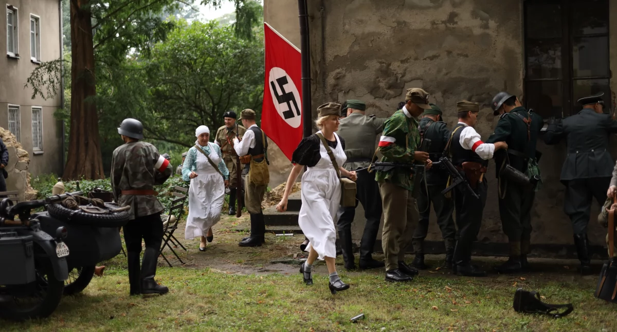 Wieluńskie obchody 80. rocznicy Powstania Warszawskiego: historyczna inscenizacja pełna wzruszeń