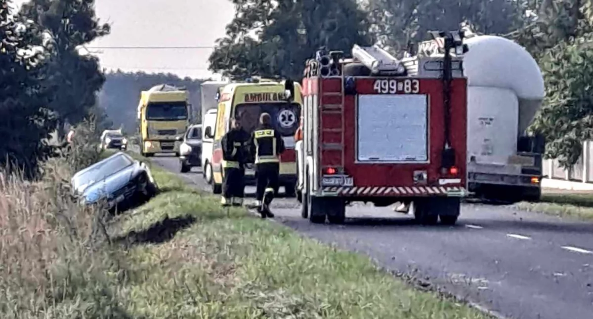 Wypadek przed Radoszewicami. Dwie osoby poszkodowane 