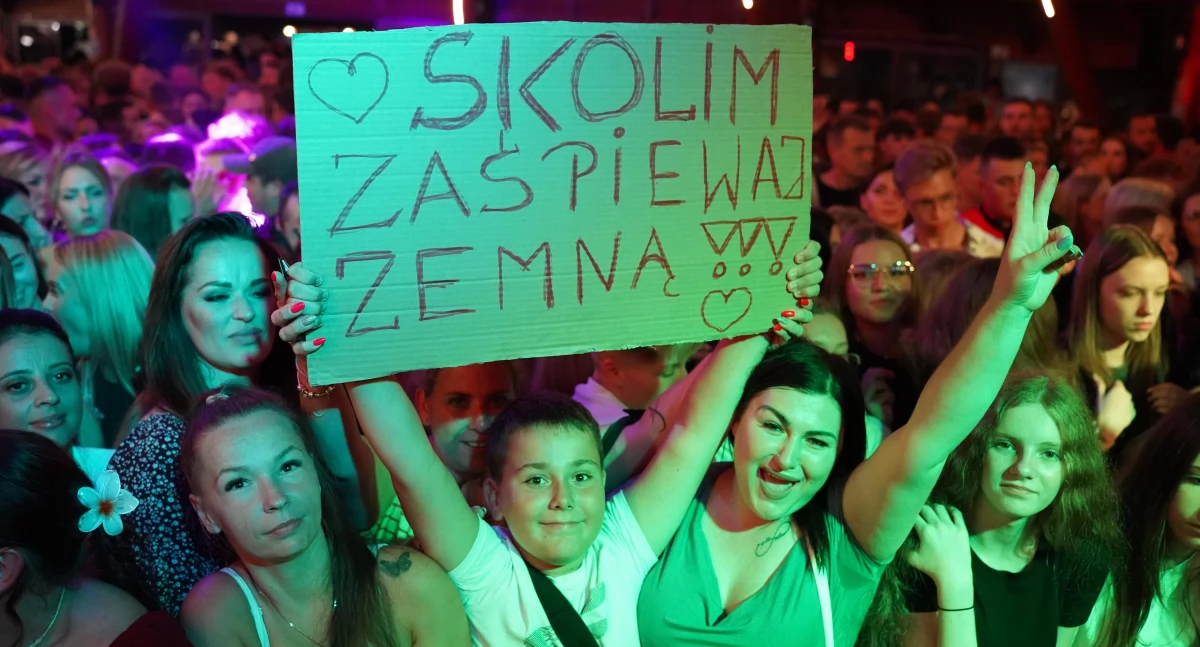 Skolim zagrał w Grobli: Niezapomniany wieczór w gospodarstwie agroturystycznym „Kardynał”