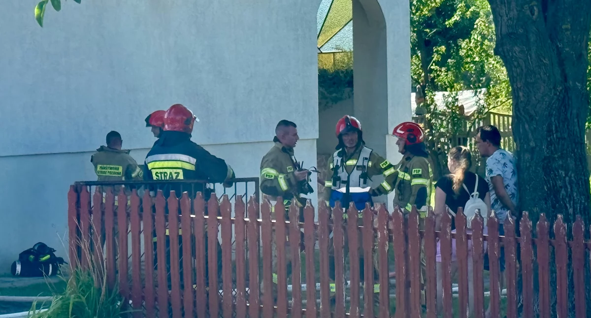 Pożar domu jednorodzinnego. Jaka była przyczyna zaprószenia ognia?