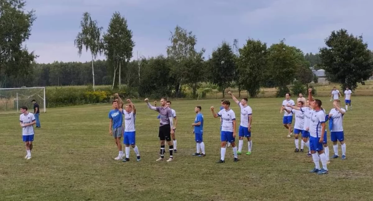 Zawisza Pajęczno awansuje do Klasy Okręgowej: Niespodziewany sukces przed startem rozgrywek 