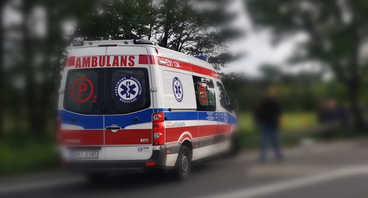Wypadek w hali produkcyjnej. Mężczyzna jest reanimowany! 