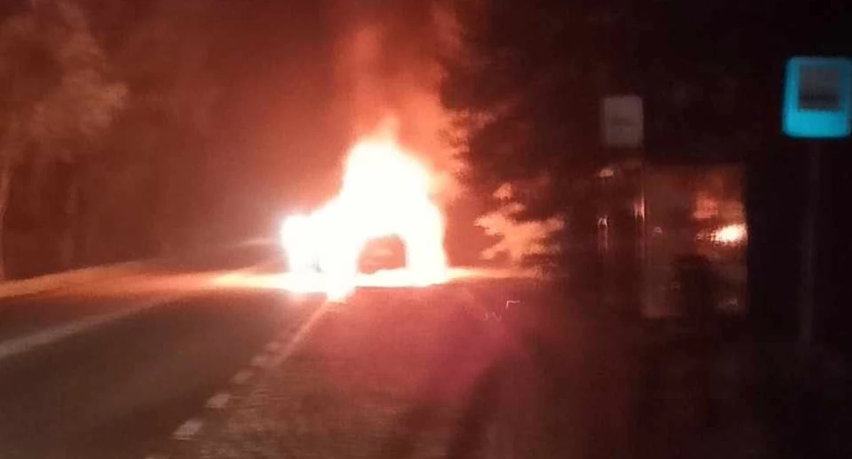 Pożar dwóch aut w powiecie bełchatowskim - kierowcy byli pijani