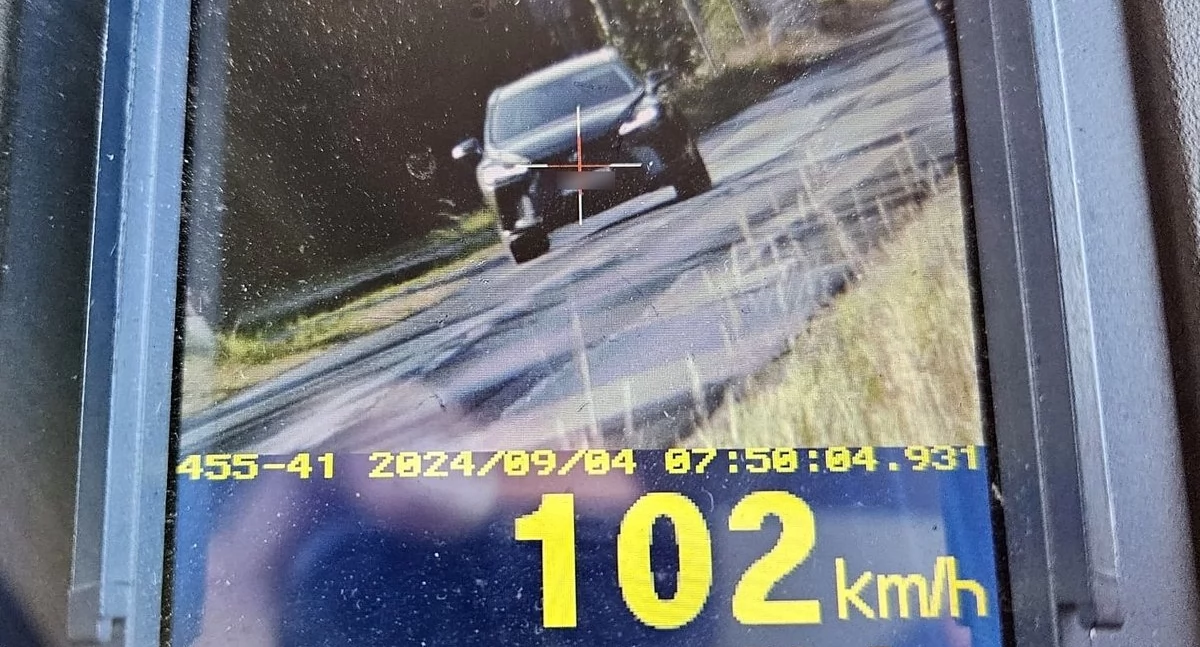 102 km/h w terenie zabudowanym. 31-latek z wieluńskiego stracił prawo jazdy