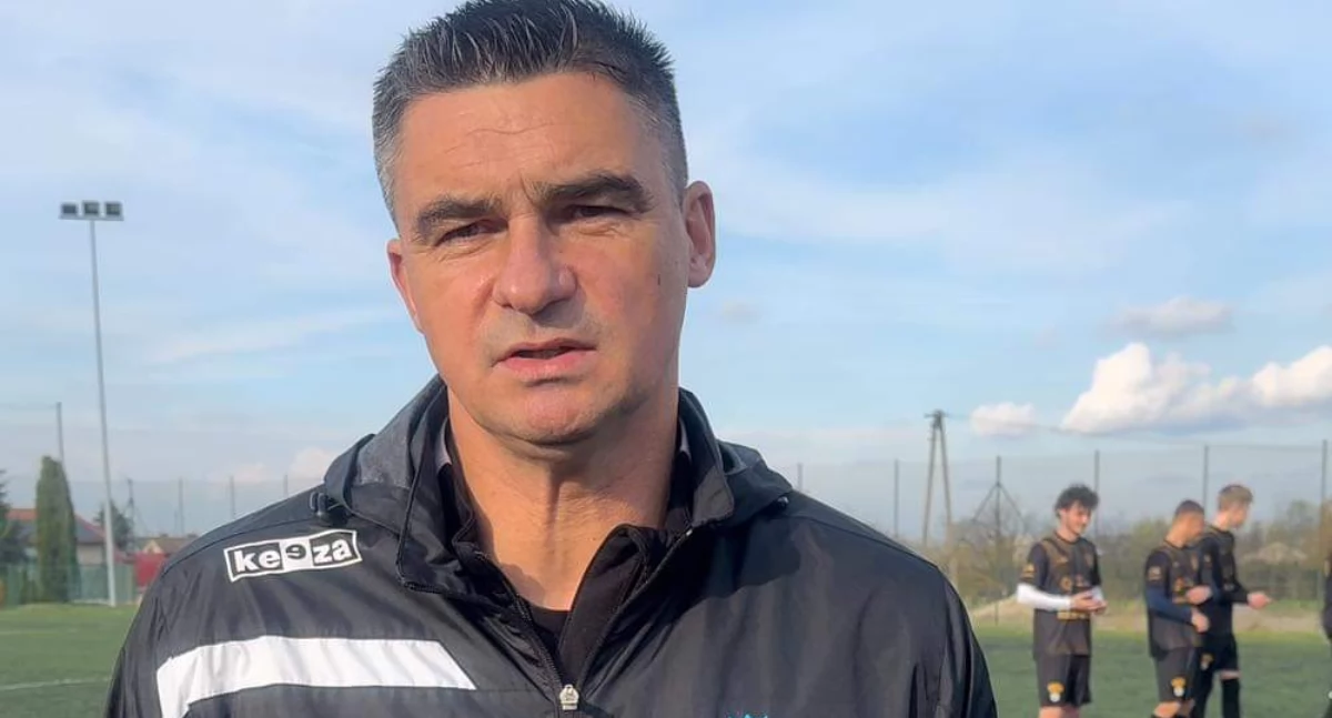 Tomasz Papierkowski rezygnuje z funkcji trenera LKS Wierzchlas, ale zostaje w klubie
