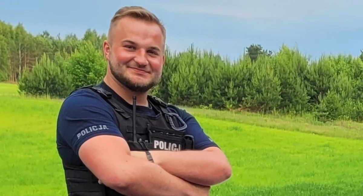 Skuter wjechał w osobówkę - jego kierowca był pijany, zatrzymał go policjant po służbie