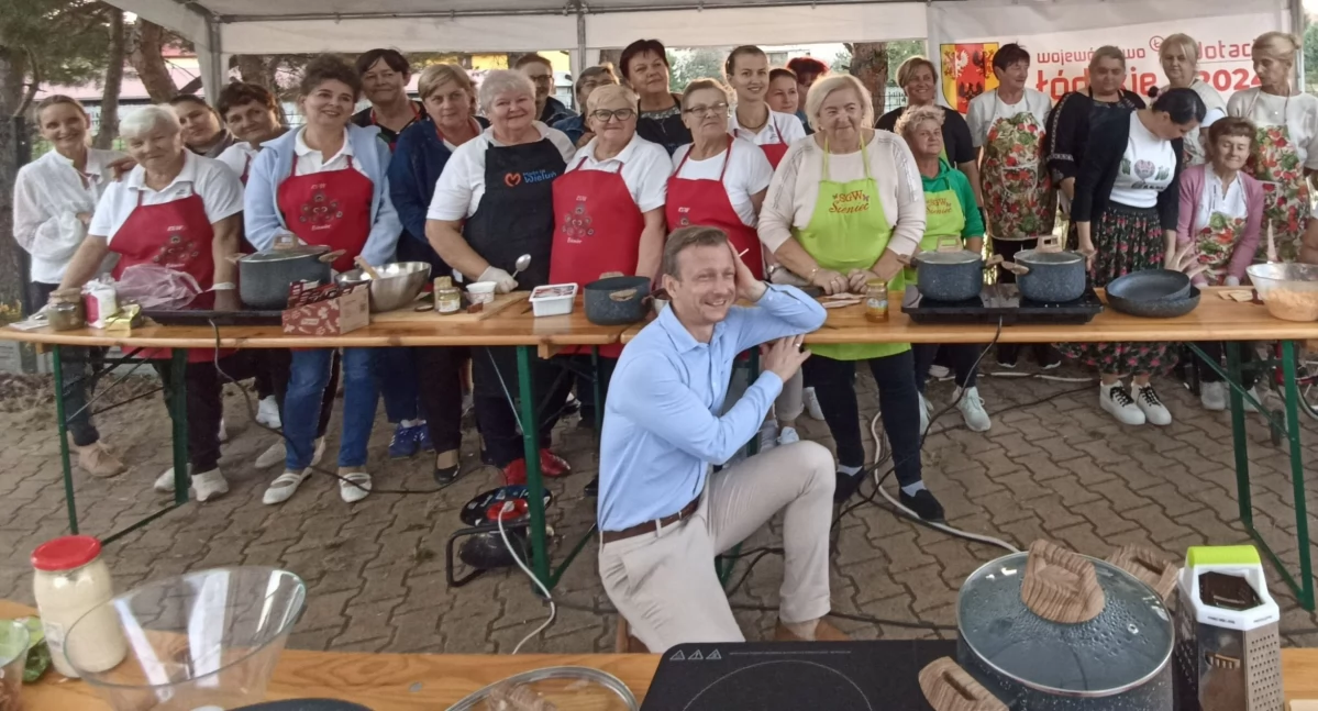Konkurs kulinarny na Ziemi Wieluńskiej: Tradycyjne smaki chrzanu nadwarciańskiego i ogórka kiszonego