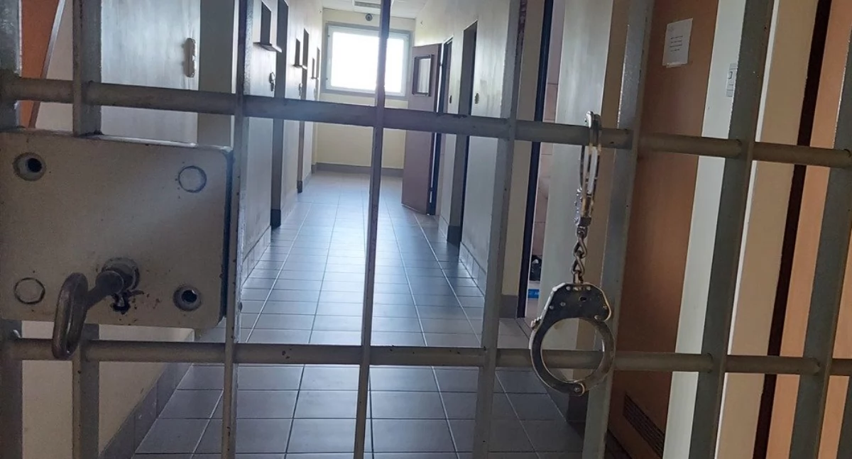 Dwóch poszukiwanych wpadło w ręce policji - jeden trafił za kraty 