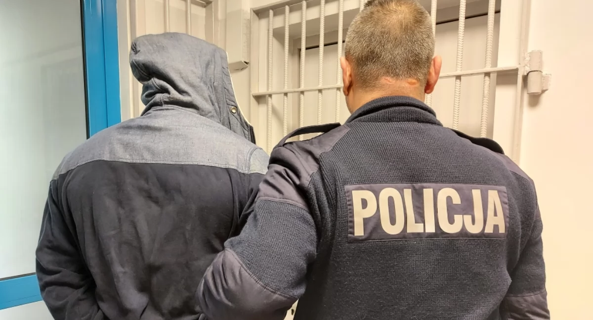 Najpierw na rowerze, a później pieszo - 32-latek uciekał przed policją, bo miał narkotyki i był pijany