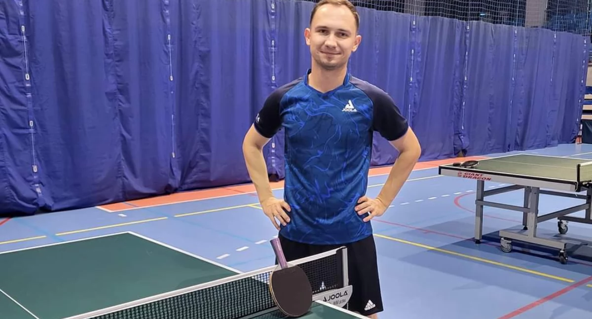 Damian Stępień z Czarnożył debiutuje w IV lidze tenisa stołowego! Wybitny start w drużynie GLKS Szczerców