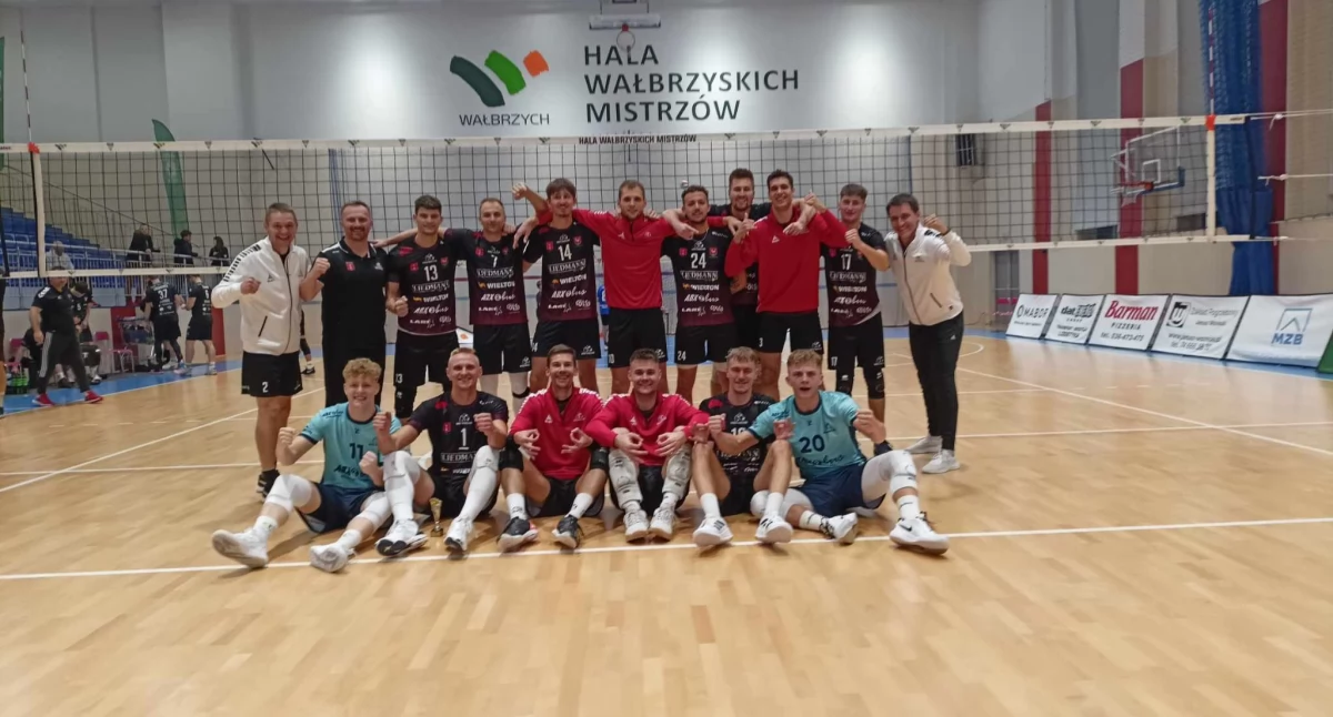 Siatkarskie drużyny w regionie nie do zatrzymania! Zwycięstwo goni zwycięstwo!