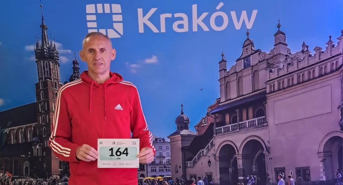 Artur Jasiński na starcie jubileuszowego 10. Cracovia Półmaratonu Królewskiego