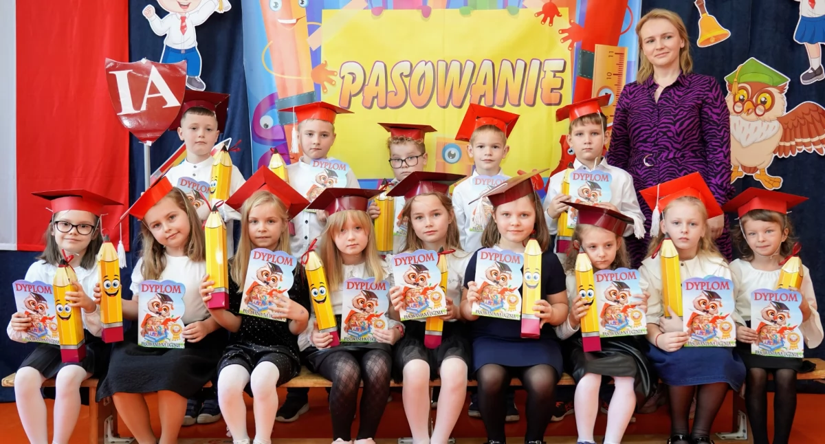 Najpierw popis talentów, a później ślubowanie - miła uroczystość w szkole w Skomlinie