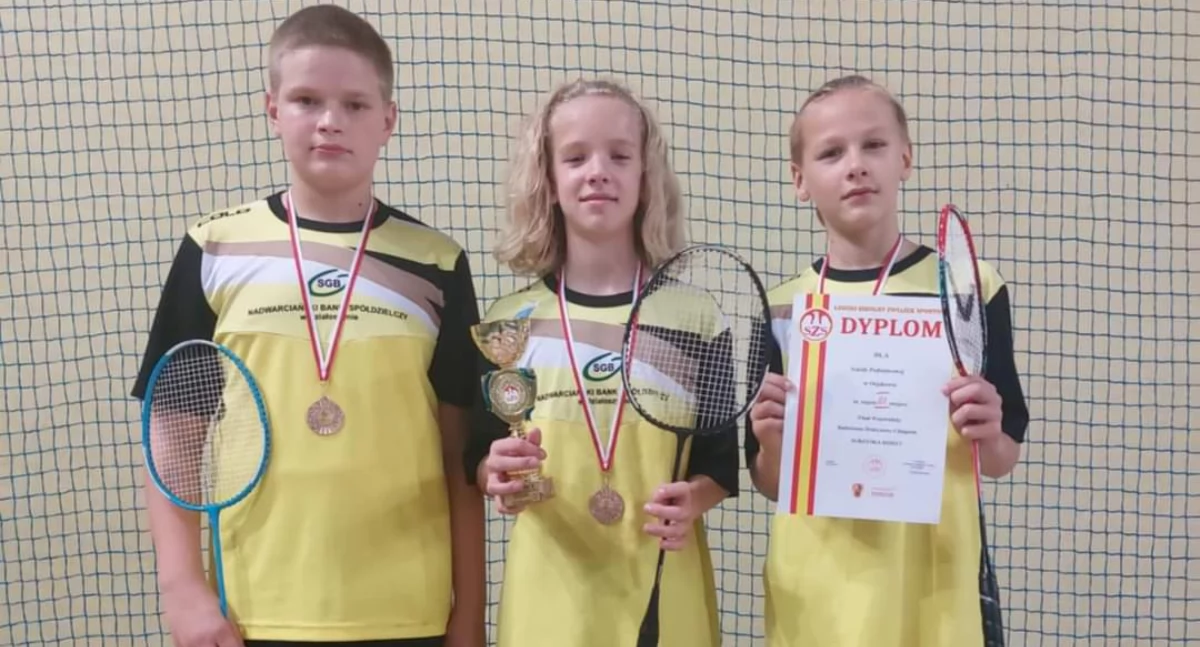 Brązowy medal dla uczniów z Osjakowa na Mistrzostwach Województwa Łódzkiego w Badmintonie