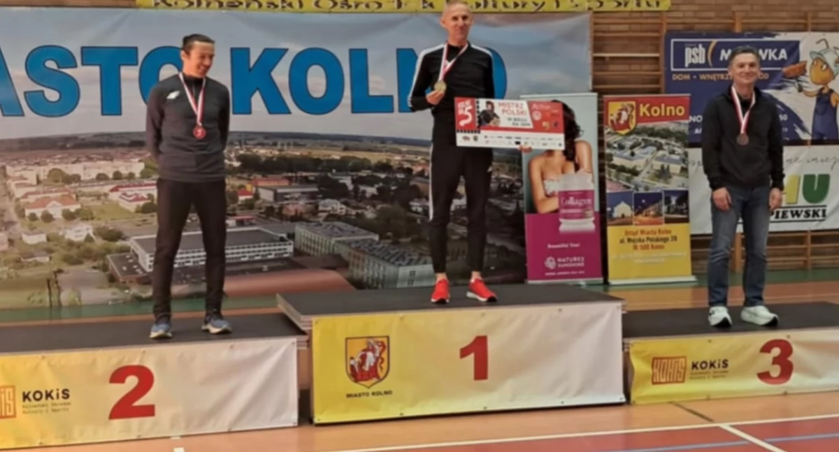 Artur Jasiński zdobywa złoty medal na Mistrzostwach Polski w biegu na 5 km – Wieluń ma powód do dumy