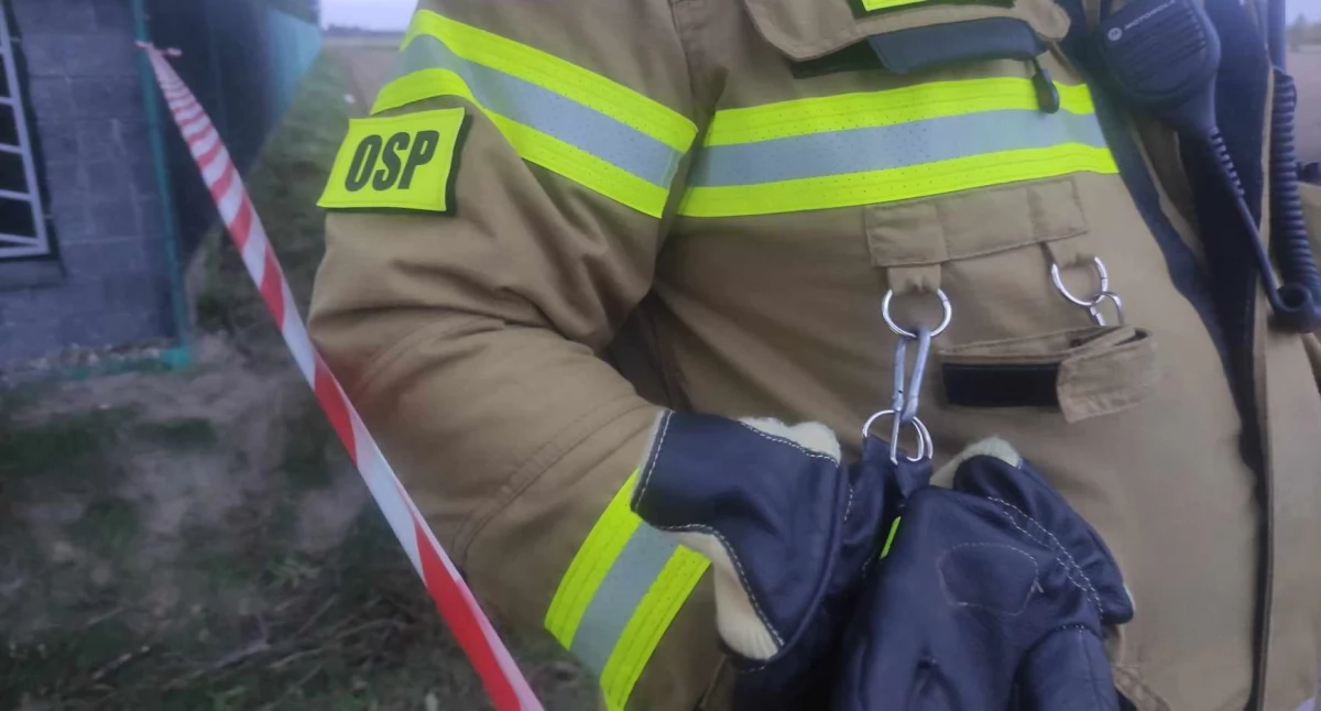 Na podwórku w Stoczkach spłonął samochód 