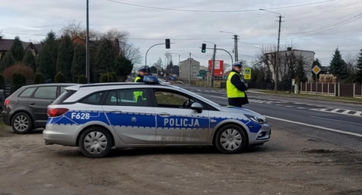Kontrolowali okolice przejść dla pieszych - 18 kierowców ukaranych mandatami